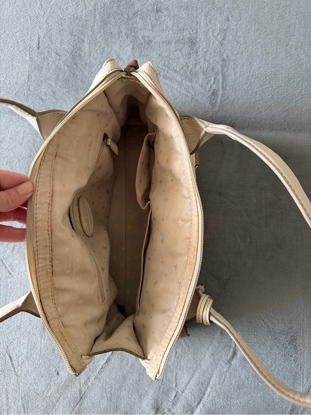 Fossil Pebbled Leather Shoulder Bag in Beige - Picture 8 of 8